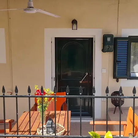 Cozy House In Village * Mikros Gialos