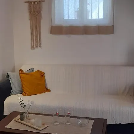 Cozy House In Village Apartment