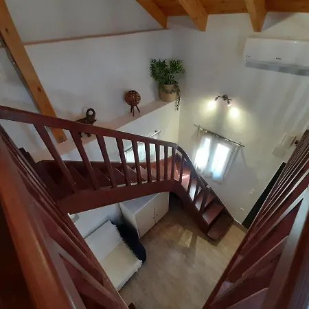 Cozy House In Village Apartment